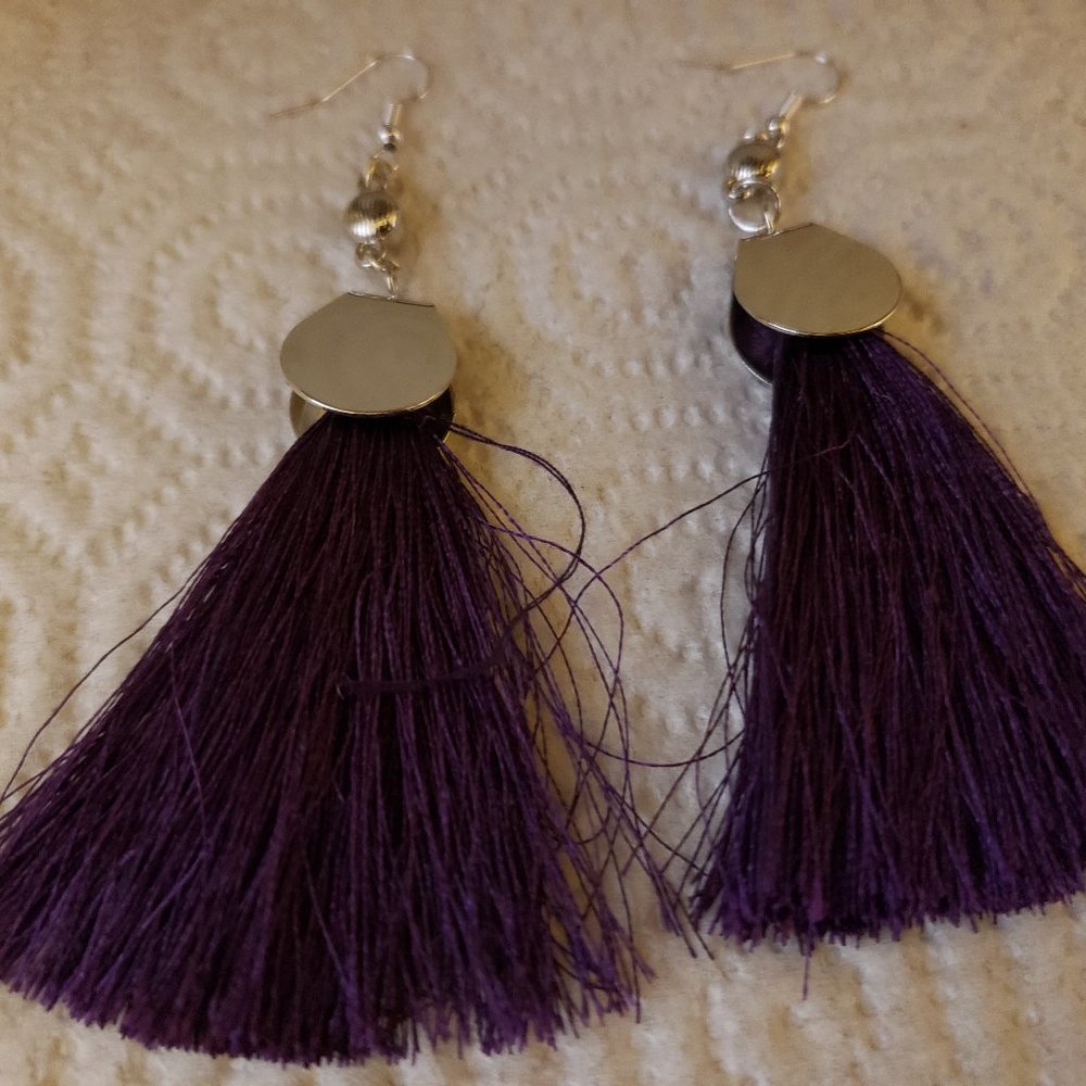 Looped Earring - Picture 8 of 10